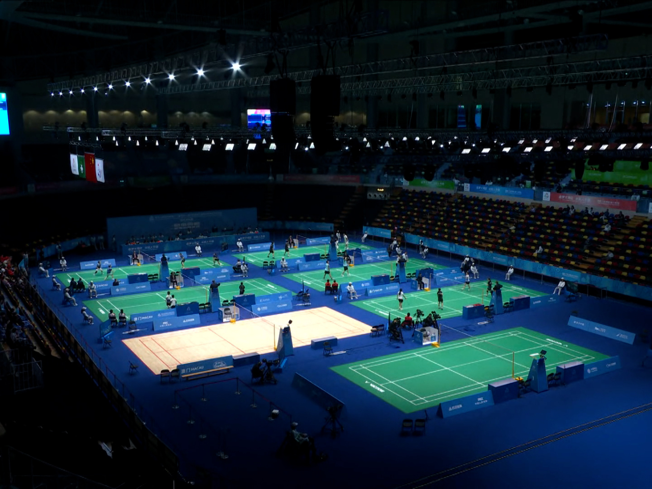 港隊在肢體殘疾組各項單打賽事，合計有3名運動員，包括分別是杭州亞殘運SH6男單獎牌得主的朱文佳及王鎮炎。