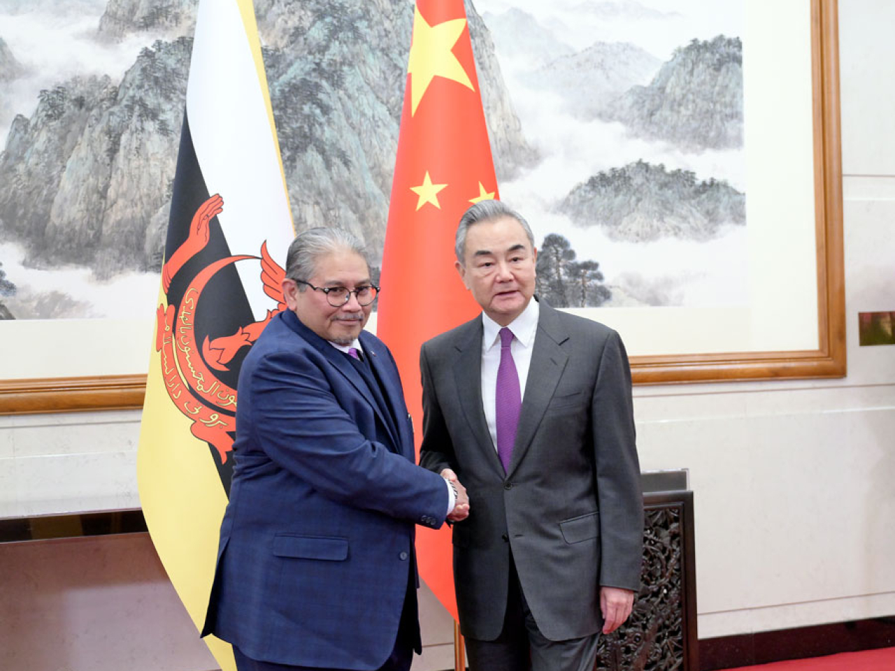 王毅昨日在北京與艾瑞萬舉行會談。（外交部網頁圖片）