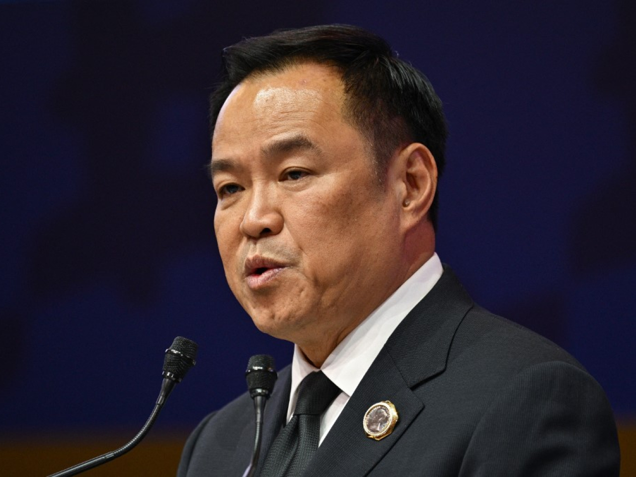 阿努廷在社交媒體發聲明說，請求將權力歸還人民。（法新社資料圖片)