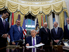 Trump blocks US states from laying down laws on AI