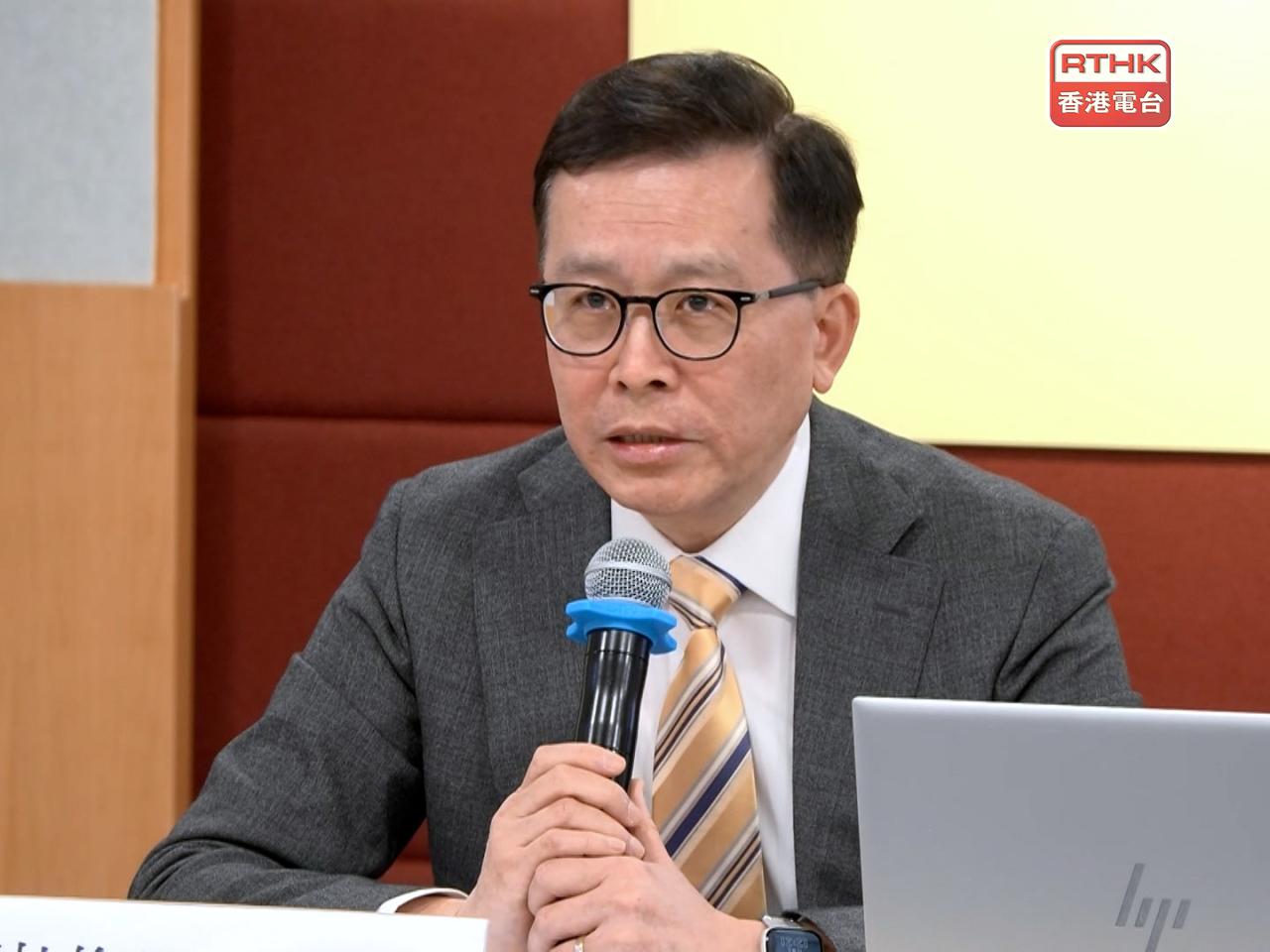 崔俊明強調政府的資助沒有減少，屬於高水平，會將多收的費用用於病人。 （廖漢榮攝）