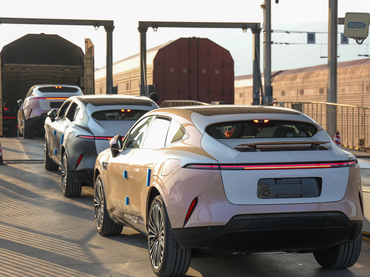 內地明確規範汽車業促銷與定價行為，強化公平定價約束，禁止生產者之間及零件配件企業之間價格串通。（新華社資料圖片）