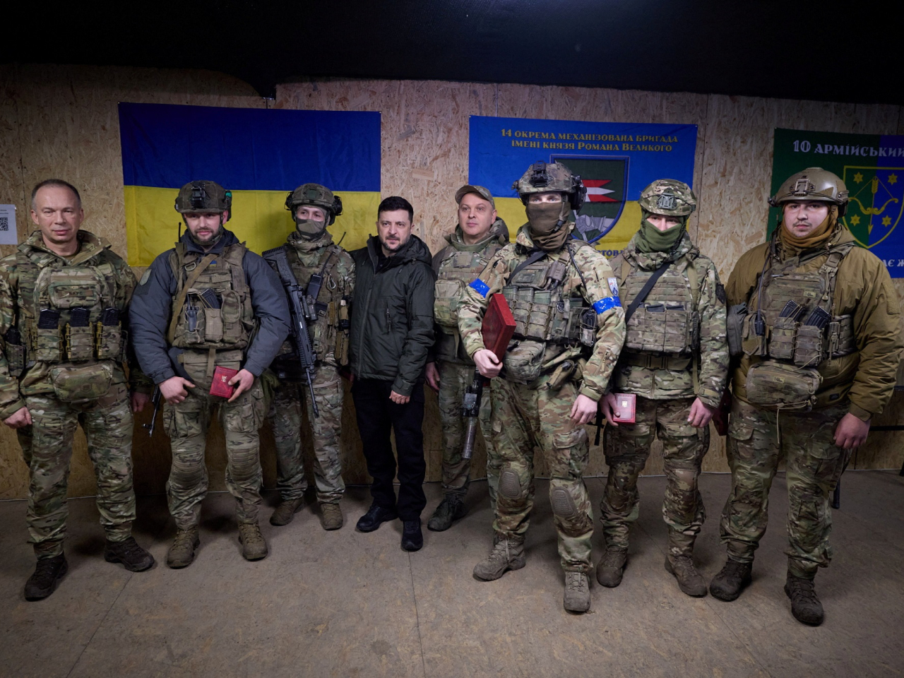 澤連斯基說於當地周五視察了哈爾科夫州東部的庫皮揚斯克前線。（路透社）