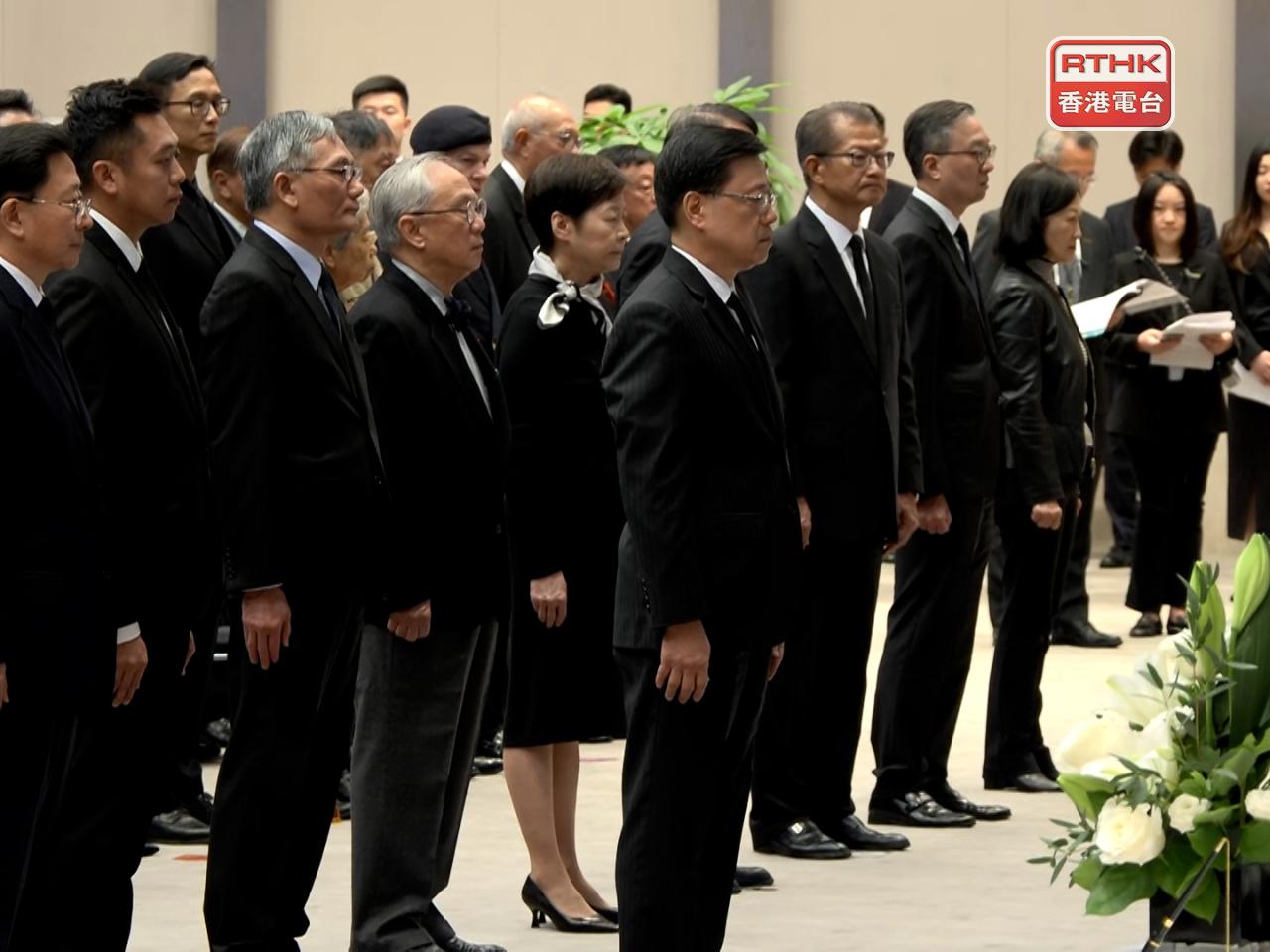 特區政府在政府總部舉行「南京大屠殺死難者國家公祭日」紀念儀式。（廖漢榮攝）