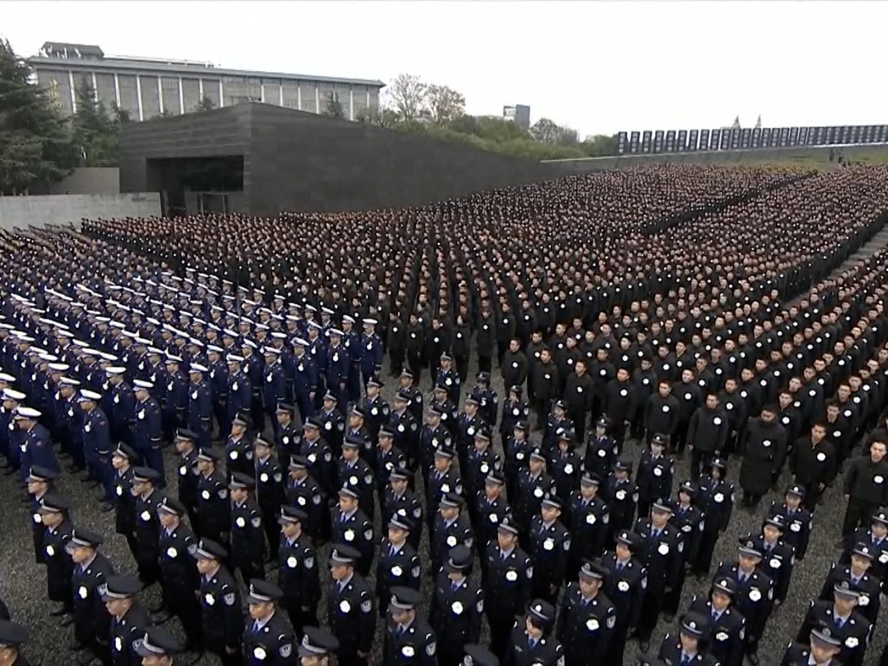 公祭儀式今早在南京市的侵華日軍南京大屠殺遇難同胞紀念館舉行。（CCTV）