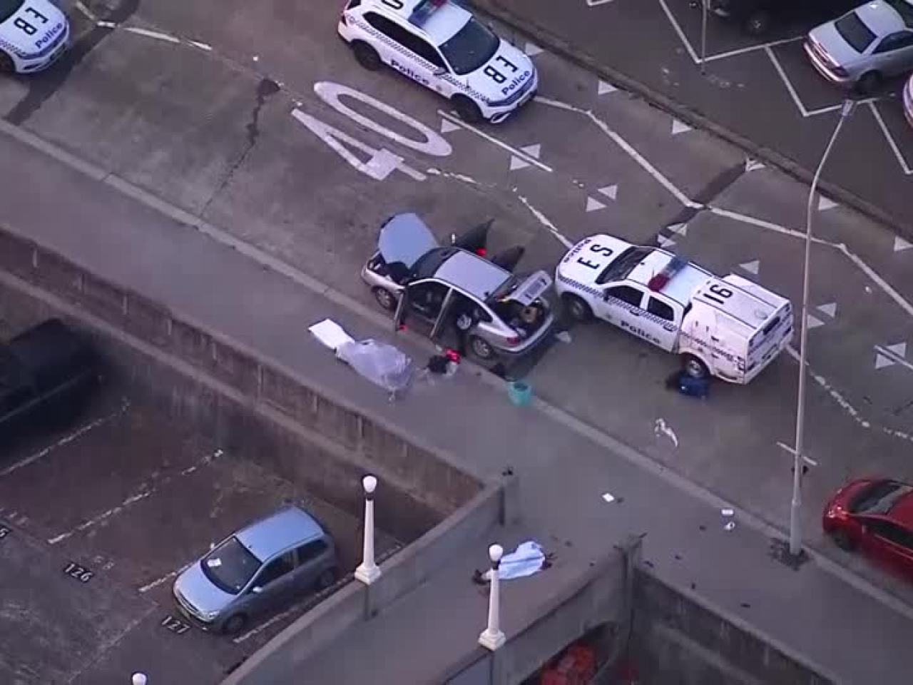 澳洲悉尼邦迪海灘發生槍擊案，新南威爾斯警方證實多人死亡。（路透社）