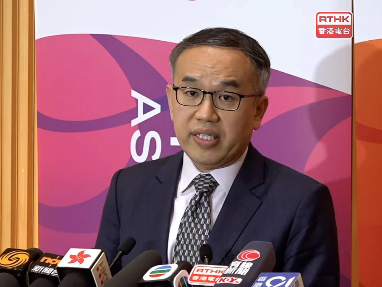 許正宇傍晚啓程前赴北京，期間他將拜會國家財政部。（港台圖片）