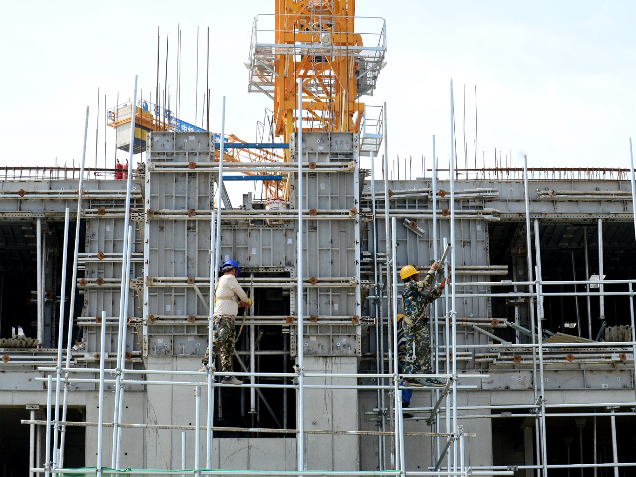 內地今年首11個月房地產開發投資按年下跌15.9%，跌幅較首10個月擴大1.2個百分點。（新華社資料圖片）