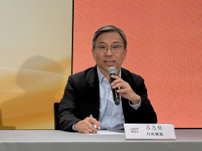 呂志堅說，查詢及投訴大多涉及不適應情況，承辦商過去半年已增加客戶服務人手一倍以上，增至約1300人。（趙嘉駿攝）