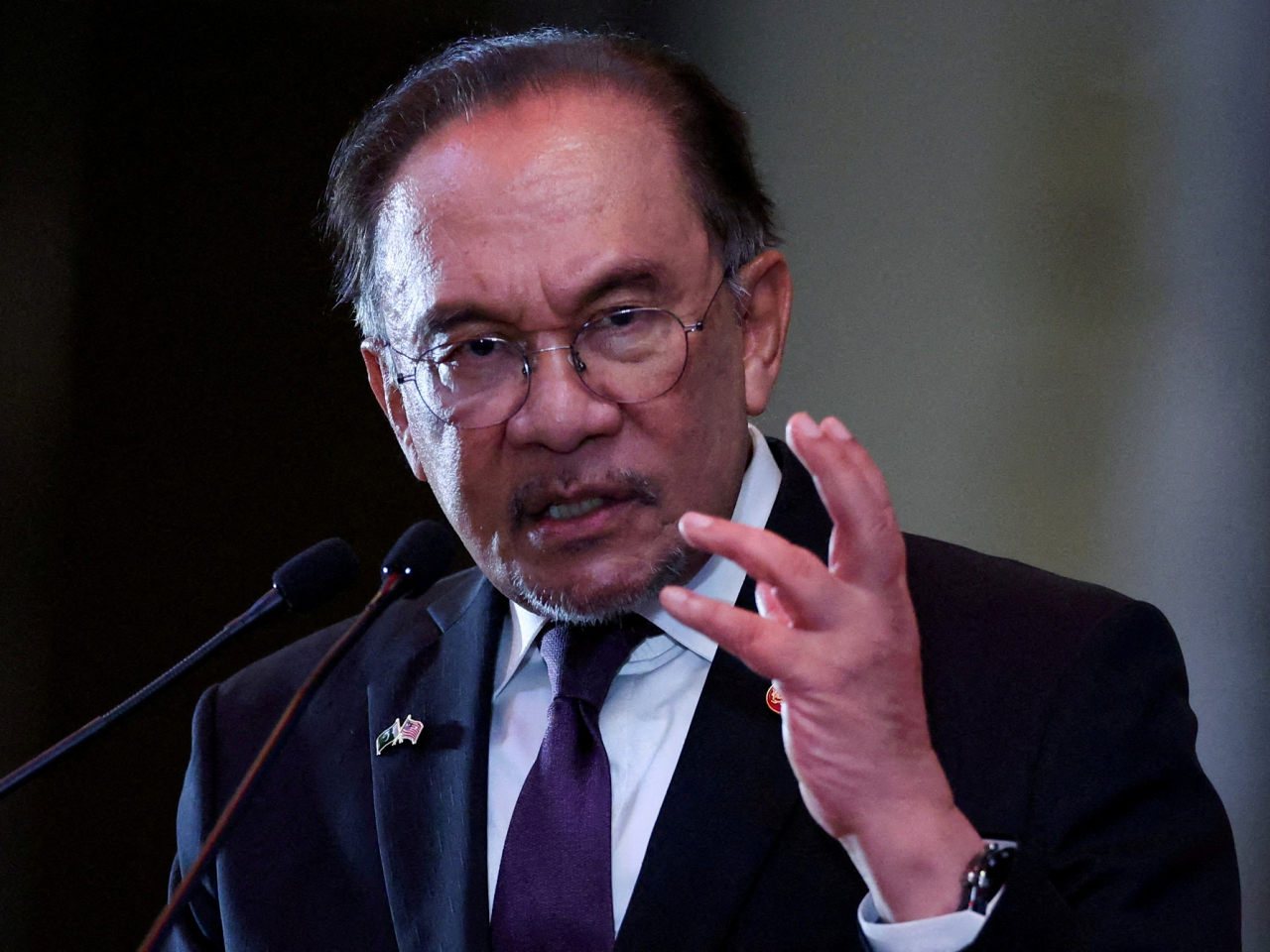 安華說今次內閣重組既是為了填補職位空缺，亦是為了確保內閣集中精力重振經濟增長。（路透社資料圖片）