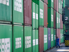 日本11月出口按年增長6.1%，連續3個月錄得增長，增幅高過市場預期。（法新社資料圖片）