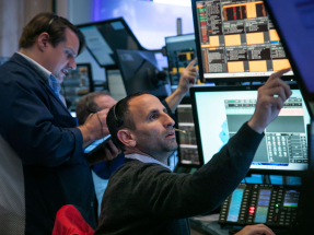 道瓊斯指數較早時報48304點，升190點，升幅0.4%。（新華社資料圖片）