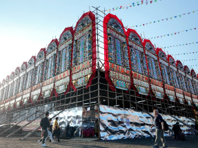 World's largest bamboo altar dazzles crowds in Kam Tin