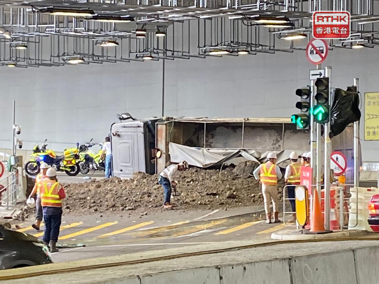 Police say the driver suffered minor injuries. Photo: RTHK