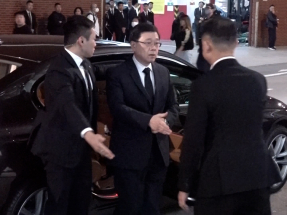 宏福苑五級火｜何偉豪設靈　李家超、梁振英和曾蔭權等致意