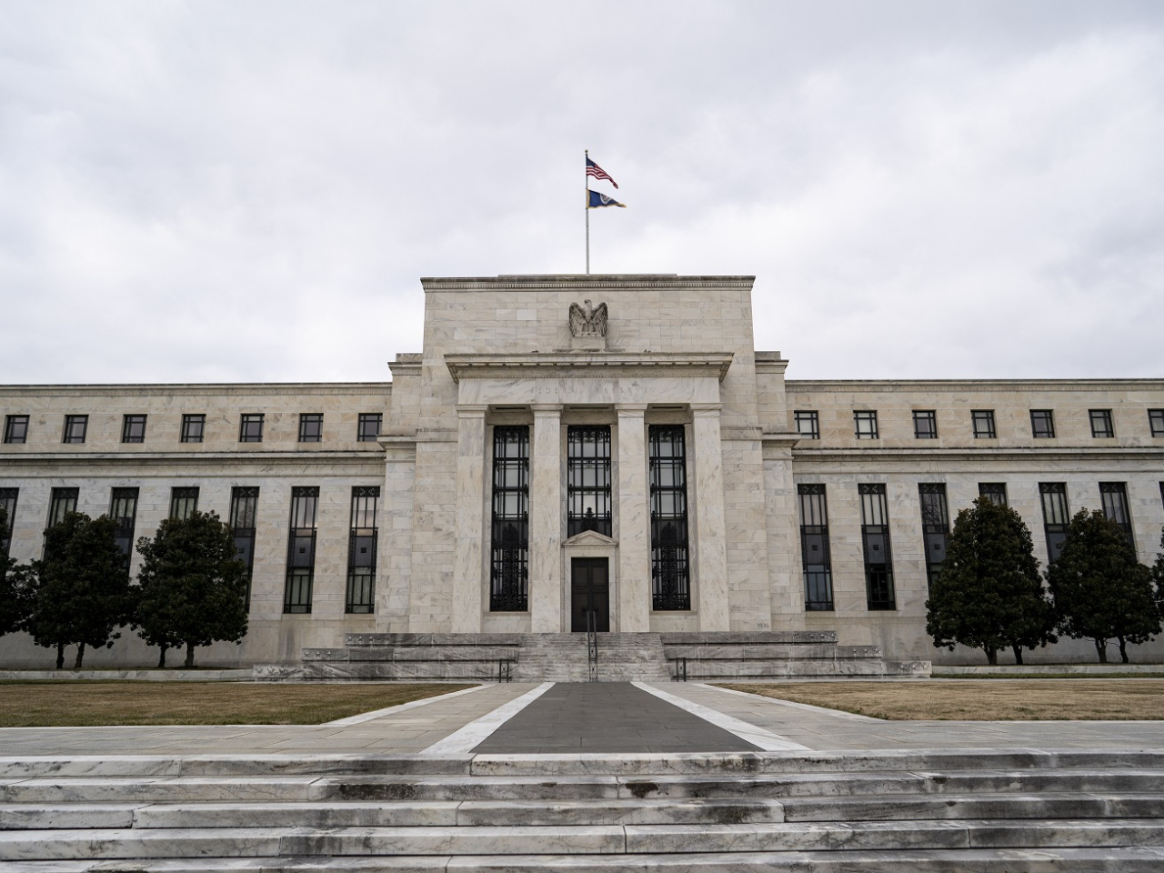 紐約聯儲銀行總裁威廉姆斯表示，聯儲局貨幣政策略具限制性，處於適當位置，未有急切需要調整政策。（新華社資料圖片）