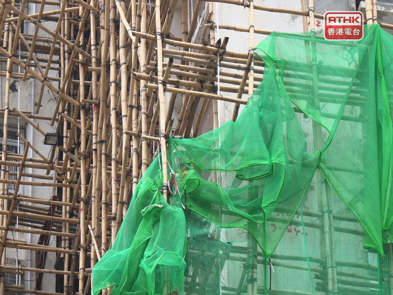政府和建造業議會爭取首批棚網在一個月內經過採購及檢測後陸續上架。（港台圖片）
