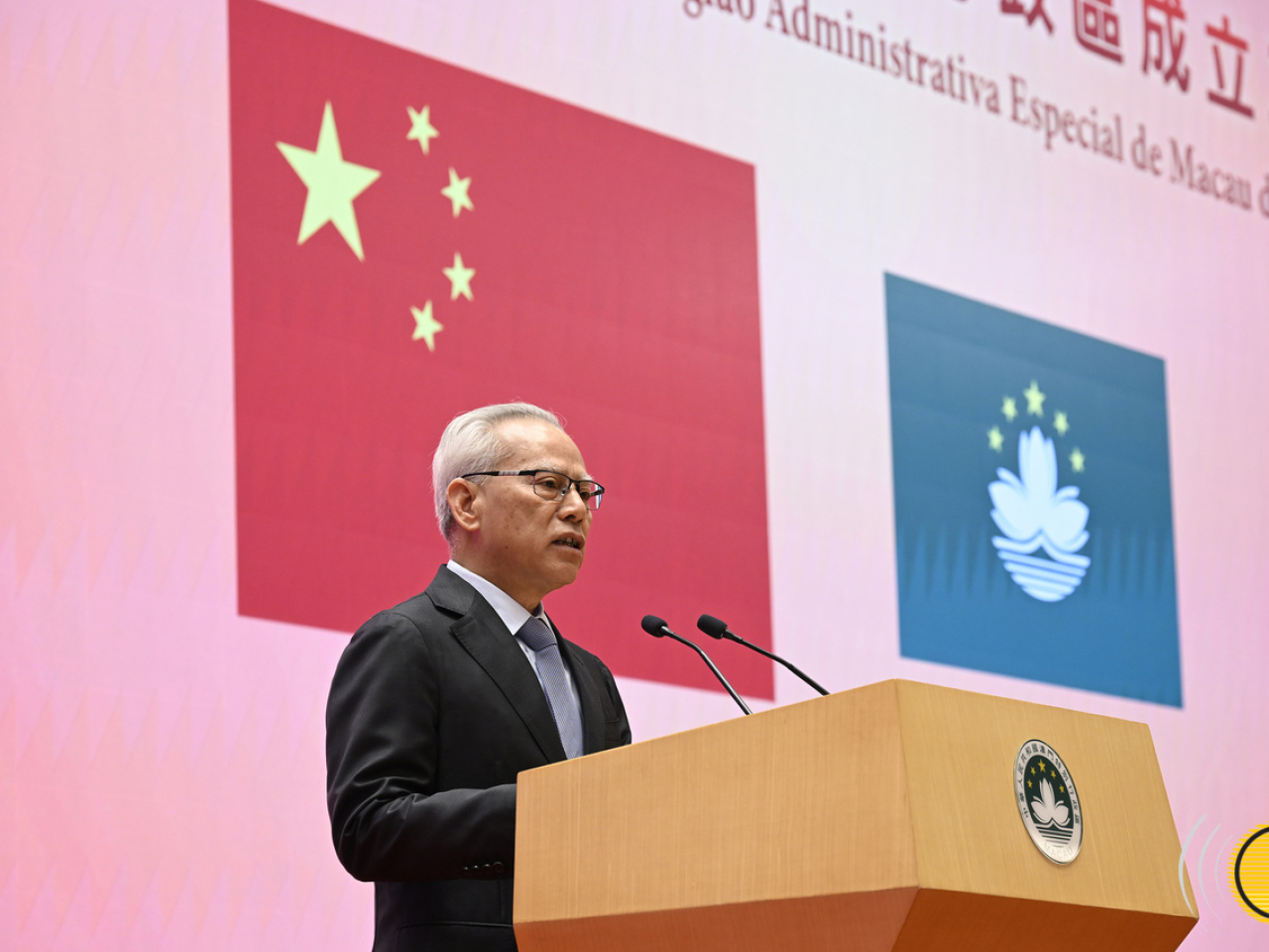 岑浩輝在酒會上致辭。（澳門新聞局圖片）