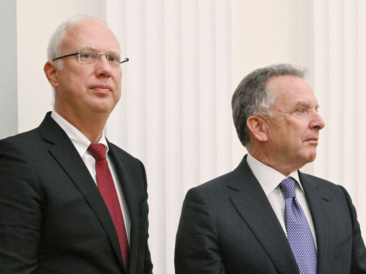 俄羅斯總統特別代表德米特里耶夫（左）與美國中東問題特使威特科夫本月初亦曾在莫斯科會面。（路透社資料圖片）