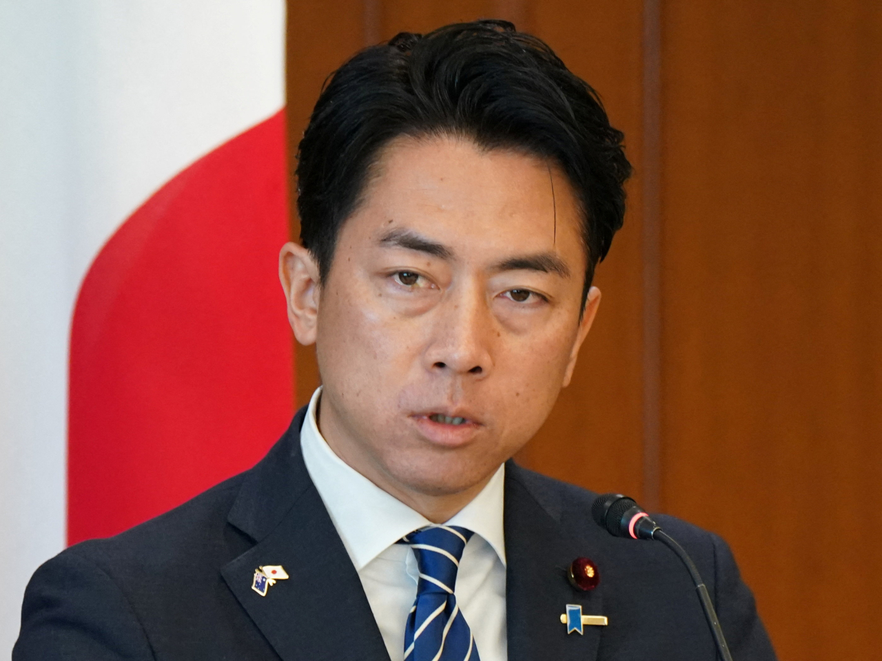 小泉進次郎說，有意通過修改現行運用指針來擴大防衛裝備品的出口。(路透社資料圖片)