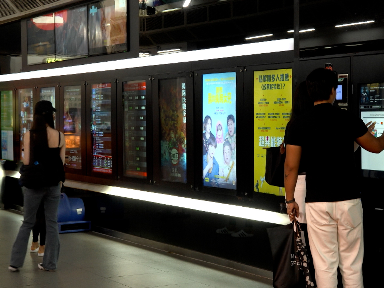 香港電影票房收入跌至近13年新低，今年截至10月中，亦未有港產片票房，能夠突破1400萬元。