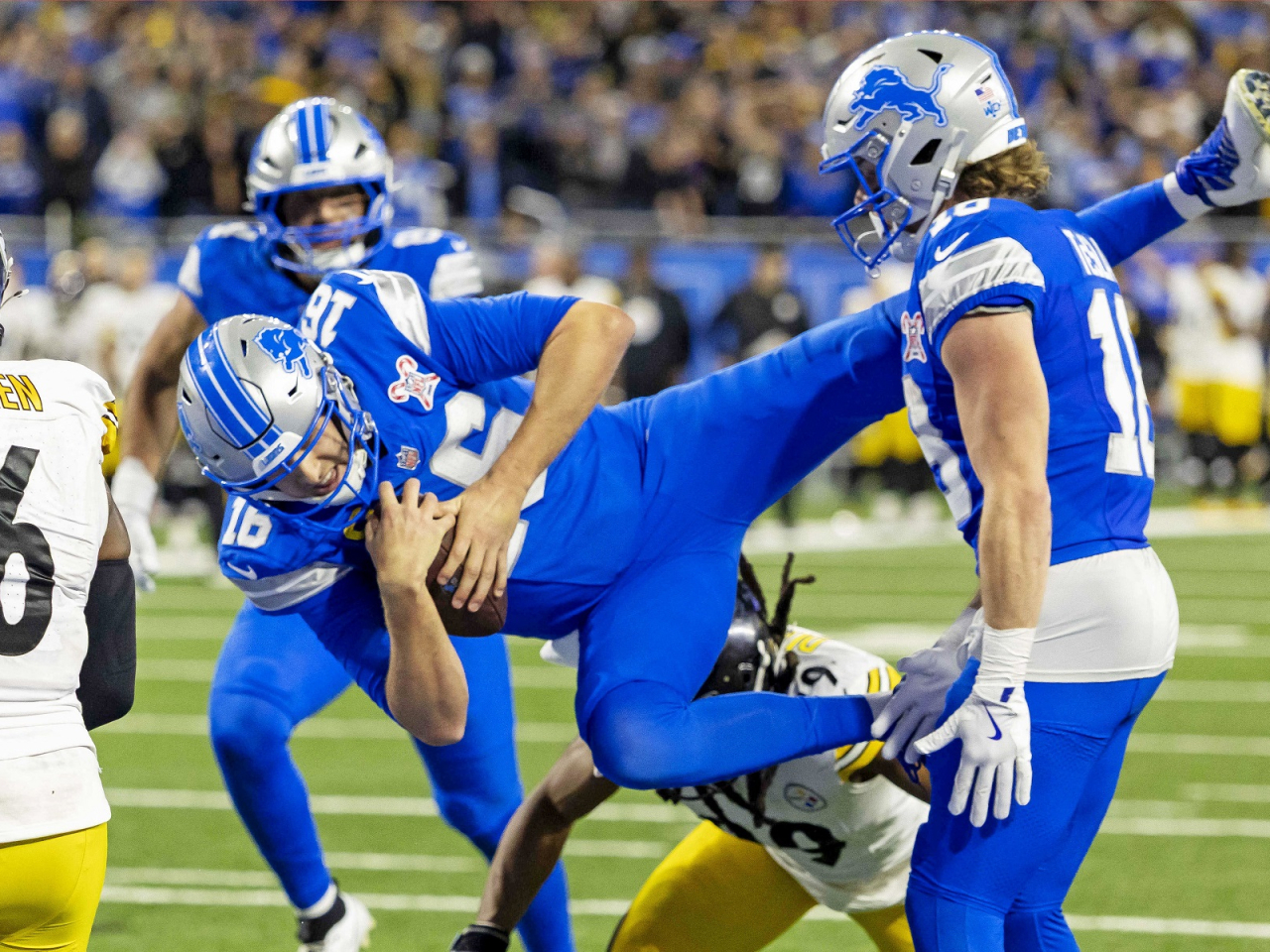 Detroit Lions quarterback Jared Goff (16) in fourth quarter action against the Pittsburgh Steelers at Ford Field. Photo: David Reginek-Imagn Images via Reuters