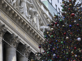 美股本周3日半市，受到美國政府停擺影響，多個重要數據推遲到聖誕前才公布。（法新社資料圖片）