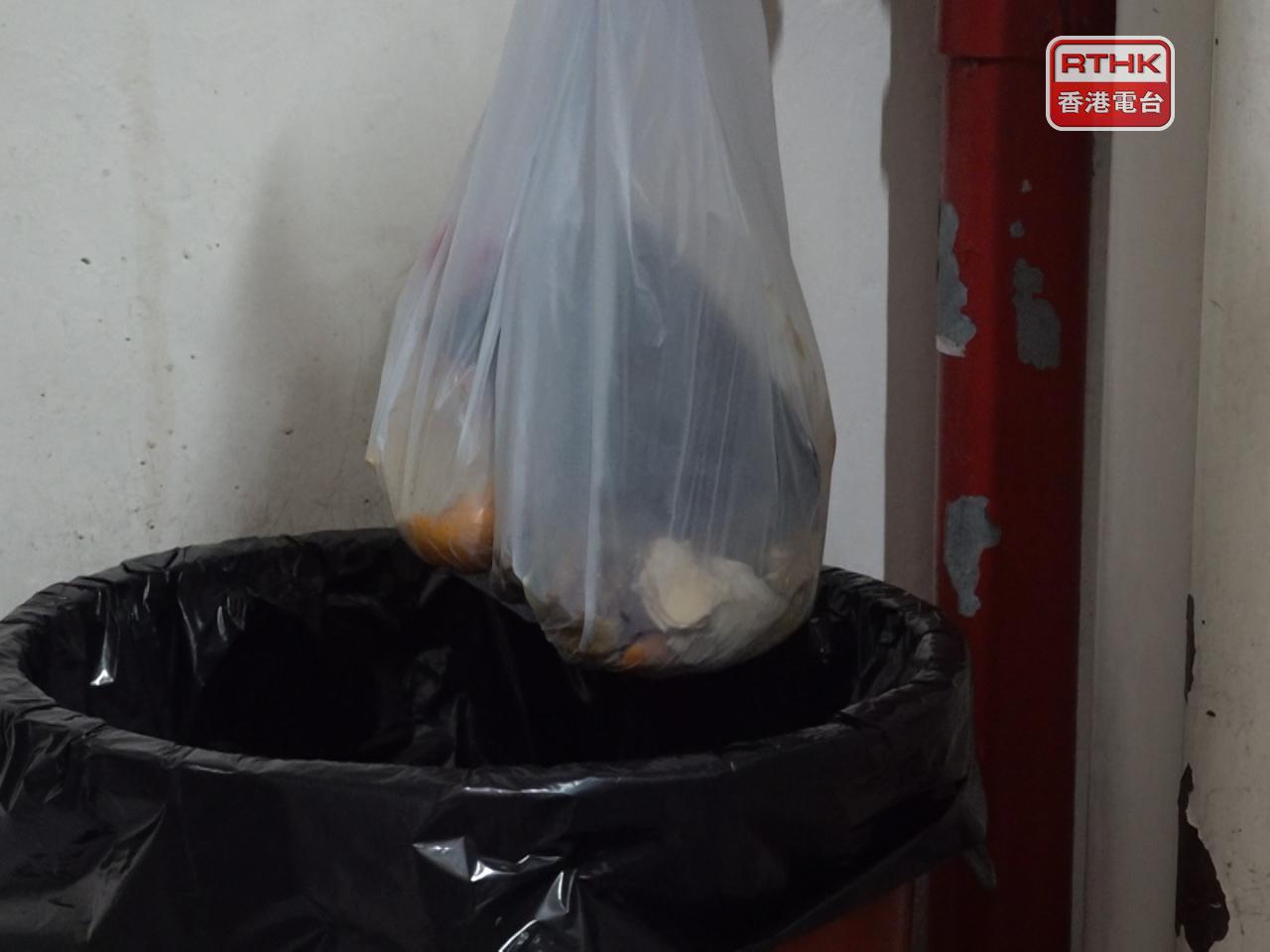 環保署發言人說，最新統計數字顯示政府成功扭轉廢物棄置量長期上升的趨勢。（港台圖片）