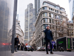 英國第3季經濟按季增長0.1%，第2季經濟增長向下修訂至0.2%。（法新社資料圖片）