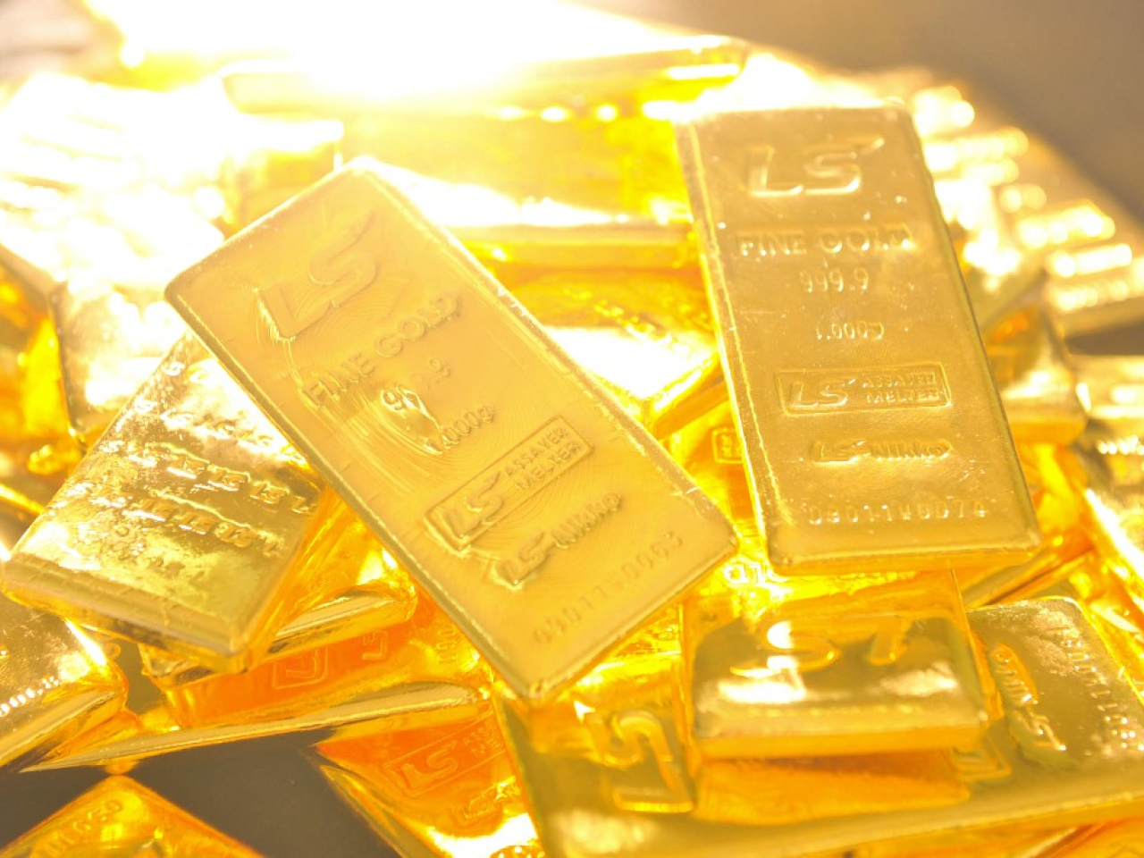 現貨金升逾2%，創新高。（法新社資料圖片）