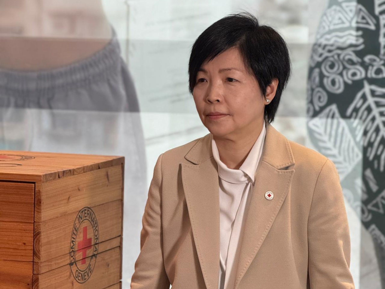 蘇婉嫻表示，在火災後第二日已啟動「緊急及復原現金援助」計劃，為受影響家庭提供3至6個月現金援助。（紅十字會提供）