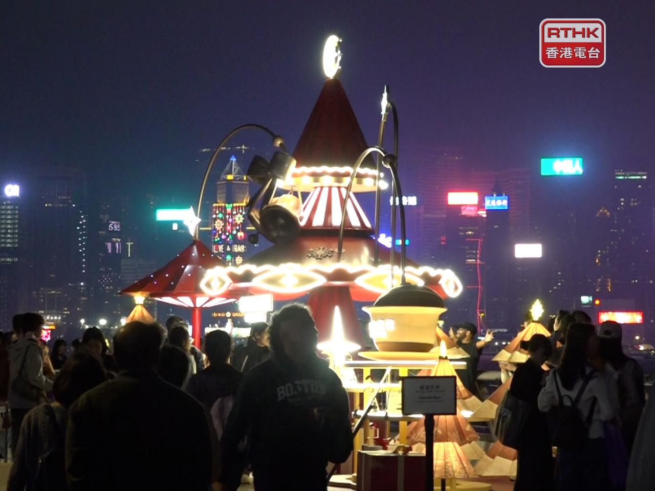 政府預計，聖誕節長周末期間會有大量市民、訪港旅客及跨境車輛使用各陸路管制站。（港台圖片）