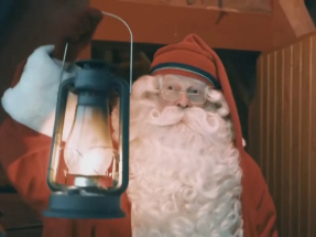 聖誕老人啟程環遊世界派禮物