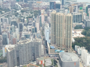 楊明儀預計，明年住宅成交量按年再升最多10%，樓價有望升5%至7%。（港台圖片）