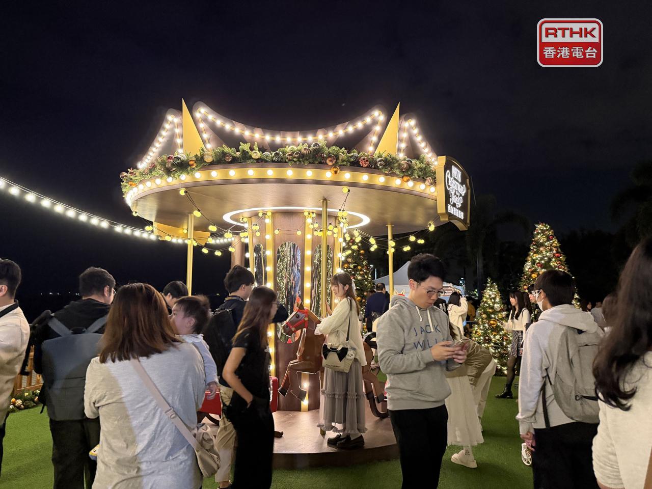 有旅客表示，整個星期都會留在香港，希望感受節日氣氛。（黃貝紋攝）