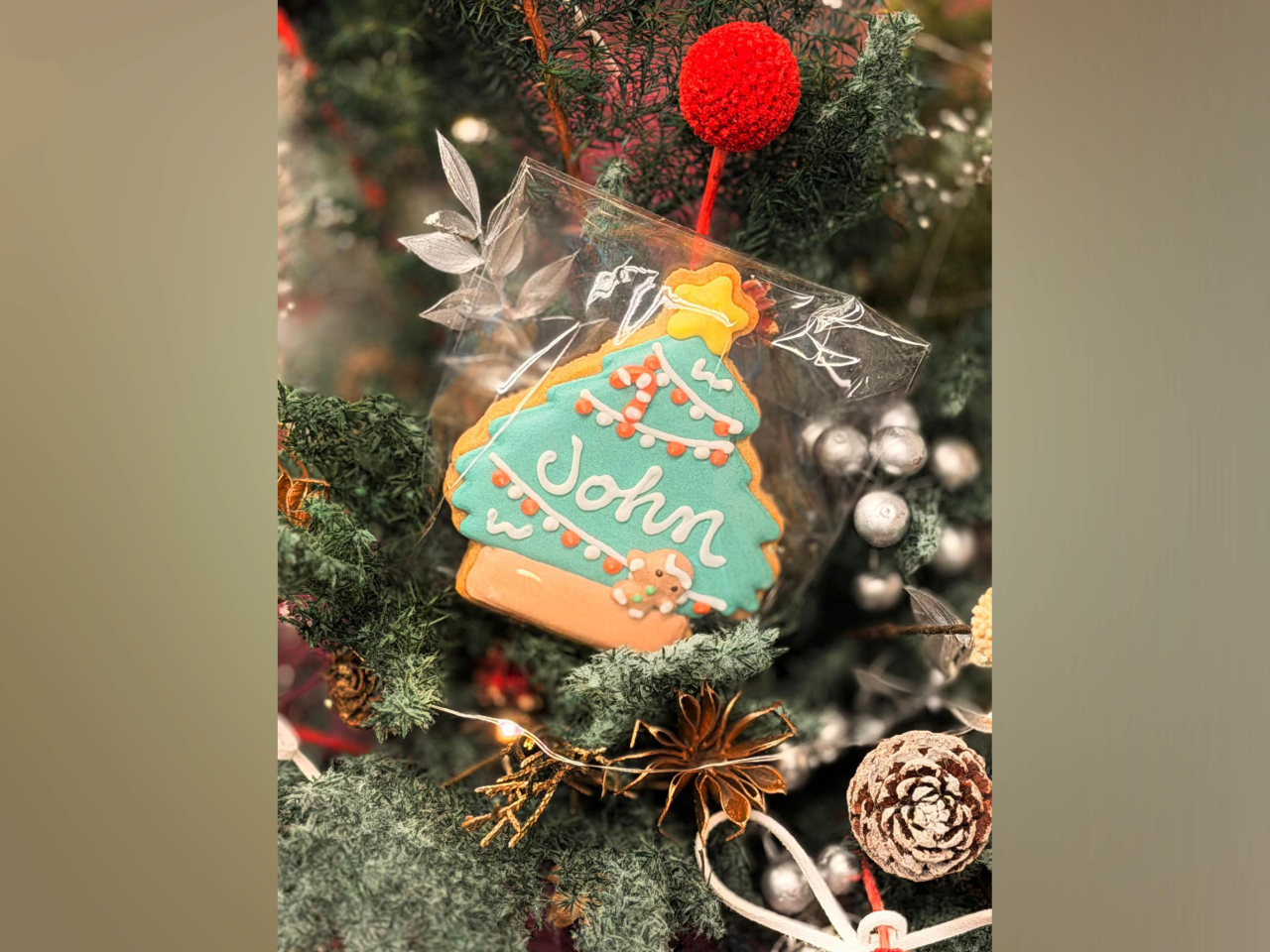 李家超呼籲大家向身邊人傳遞祝福，讓彼此感受到關心。（李家超社交網站圖片）