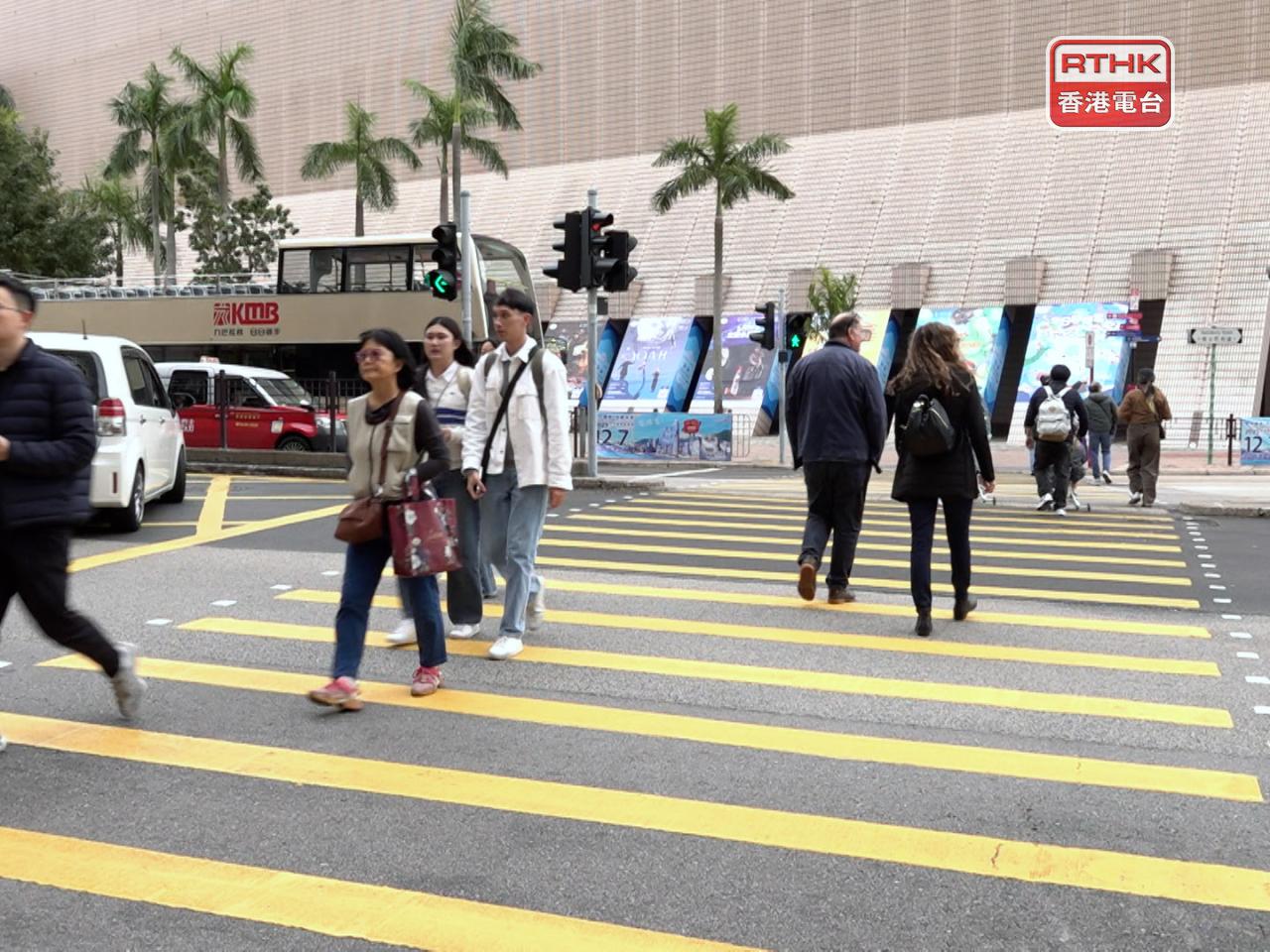 天文台預料明日早上市區氣溫在13度左右。（港台圖片）