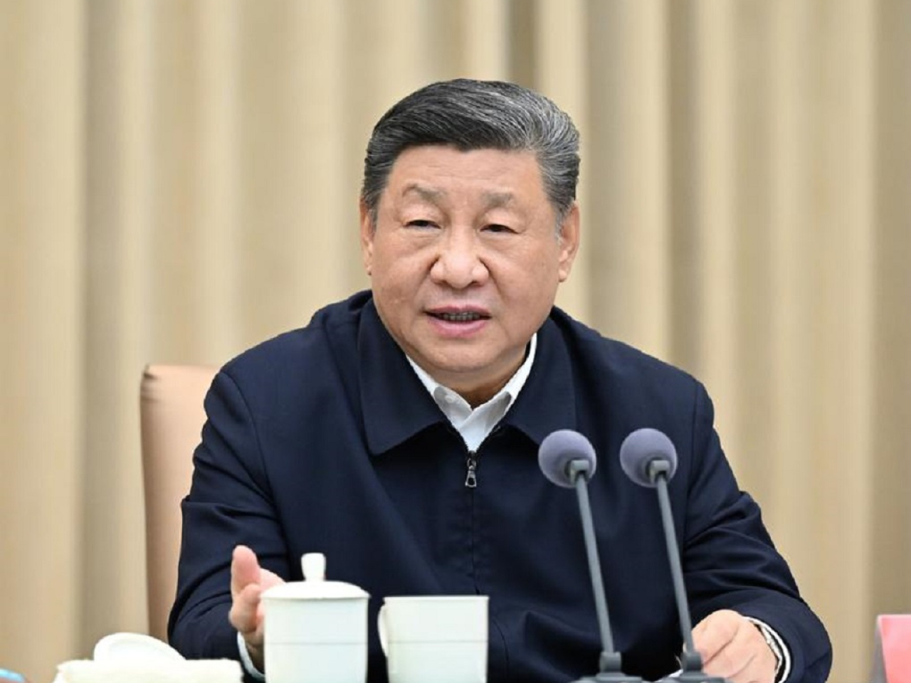 習近平主持中共政治局會議。 （新華社資料圖片）