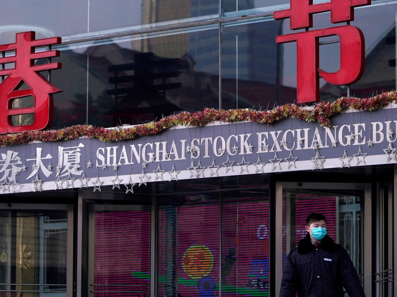 The Shanghai Composite Index gained 0.1 percent to 3,963 points. File photo: Reuters