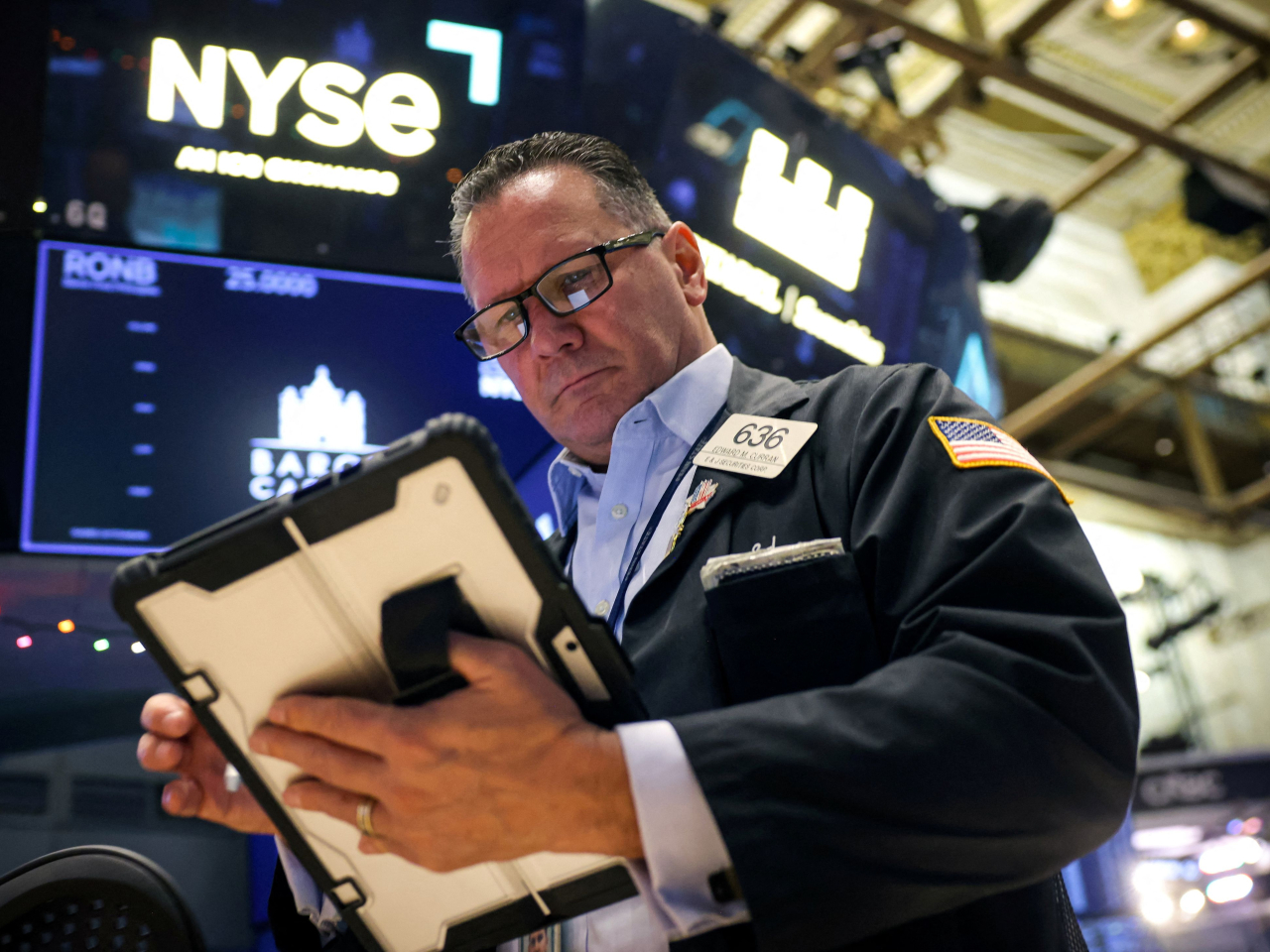 美股3大指數聖誕節假期後轉跌，結束5日升勢，本周累計個別發展。（路透社資料圖片）