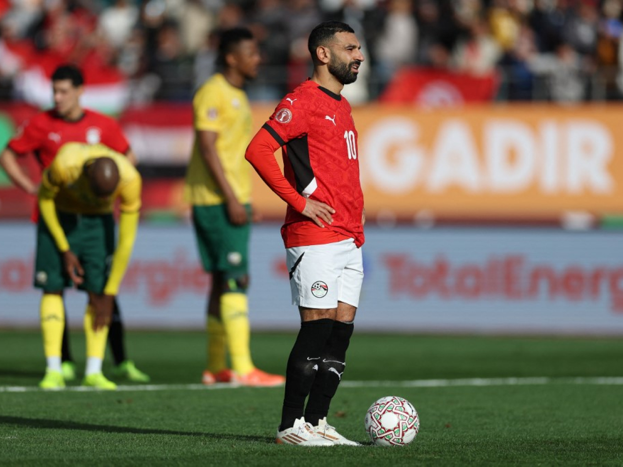 沙拿射入12碼，助埃及擊敗南非在非國盃晉級。(法新社)