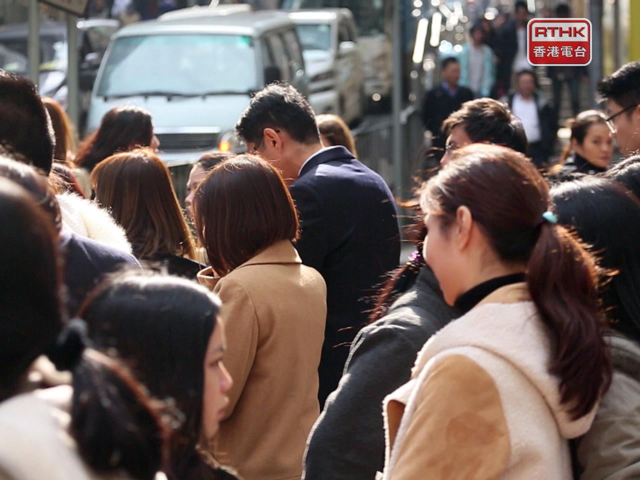政府公布高才通計劃經年度更新的合資格大學綜合名單。（港台圖片）