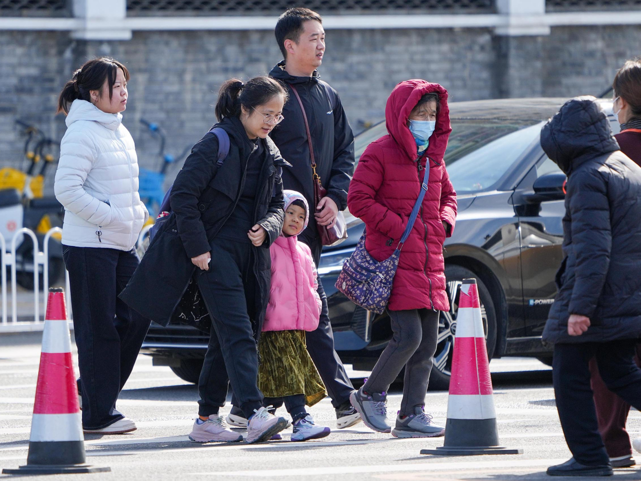 有學者表示，國家的補貼加上多個平台的優惠期都有所延長，減少「雙十一」「雙十二」折扣優惠的吸引力。（新華社）