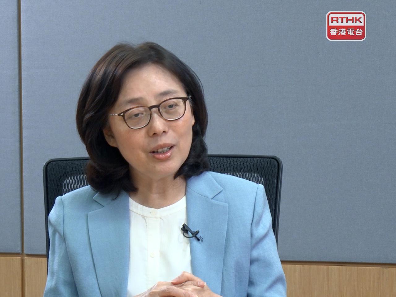 甯漢豪下午4時半在政府總部，就明年1月至3月賣地計劃及洪水橋片區招標安排會見傳媒。（港台圖片）