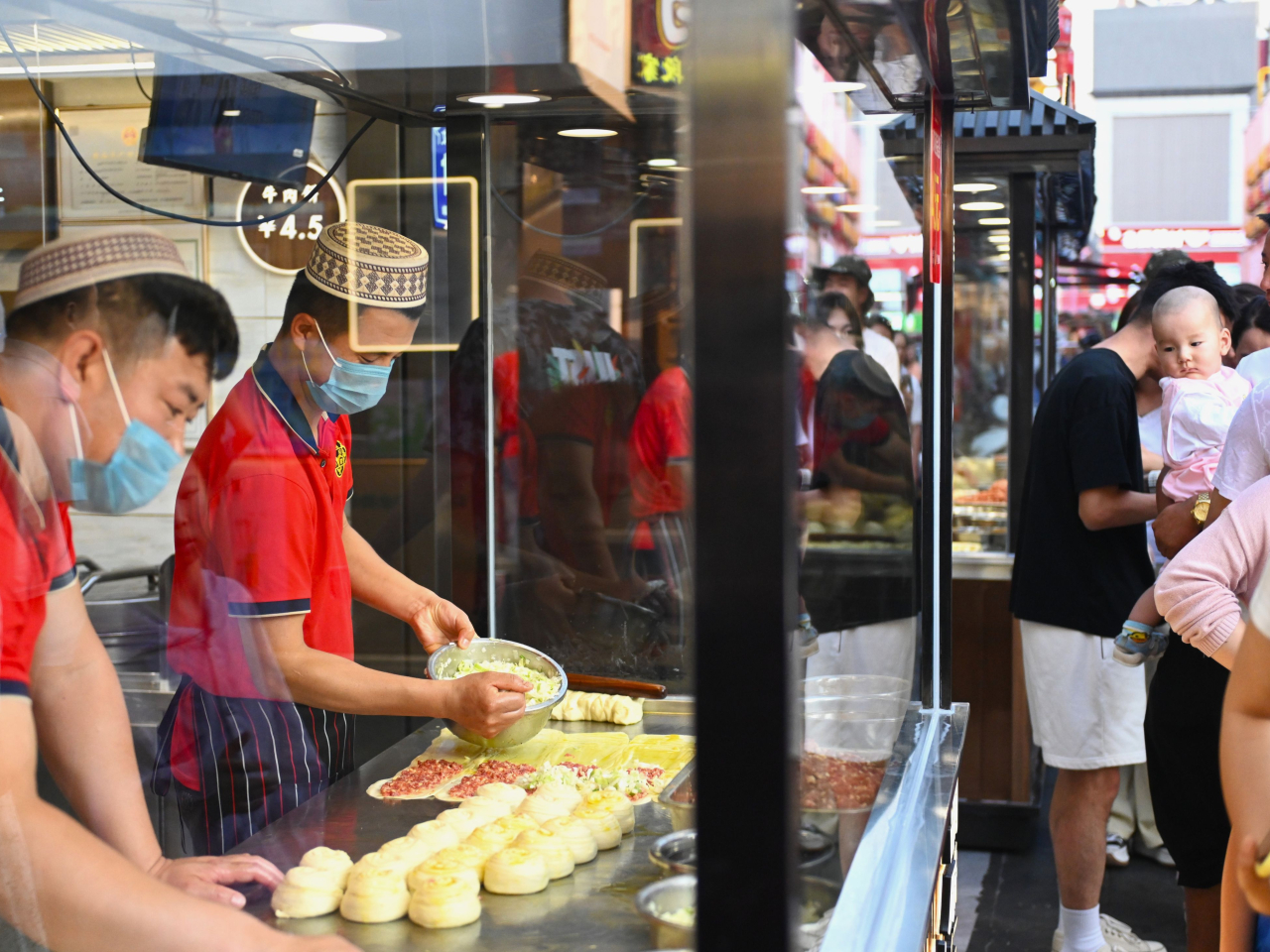 市場監管總局表示，明年重點任務要加力破除行政性壟斷，深入整治「內卷式」競爭。（新華社資料圖片）