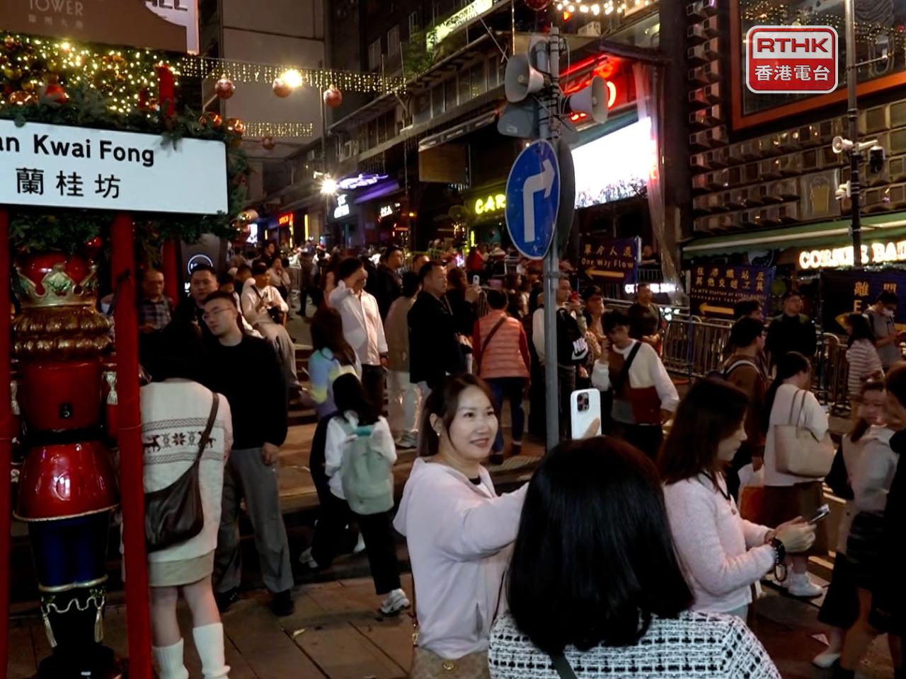 楊淑芬說，根據今年頭11個月的旅客增長趨勢，估計聖誕節的遊客數目較去年同期多10%。（港台圖片）