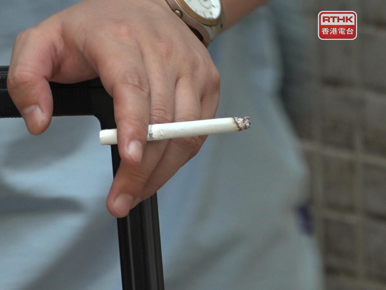 Under new rules, the fixed penalty for smoking offences doubles to HK$3,000 and applies to those lighting up near public places or in public-transport queues. File photo: RTHK