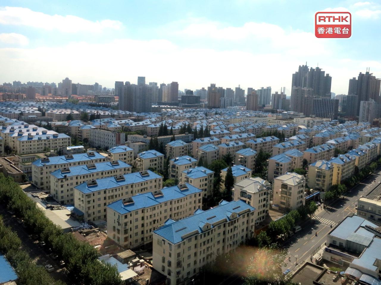 經調整後5年及5年以下，以及5年以上首套個人住房公積金貸款利率分別是2.1厘和2.6厘。（港台圖片）