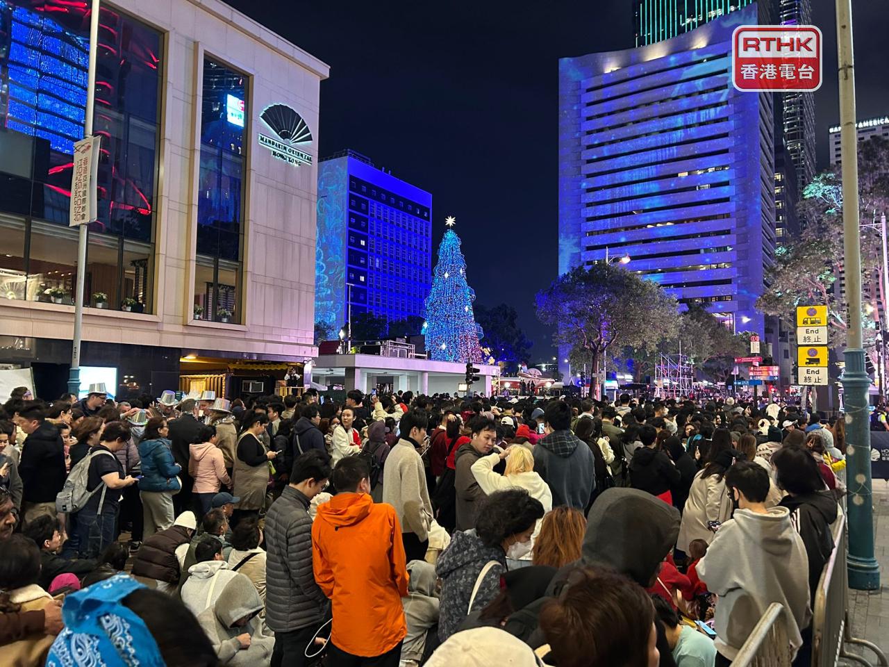 不少市民都表示，希望新一年一切安好、身體健康、世界和平。（林漢山攝）