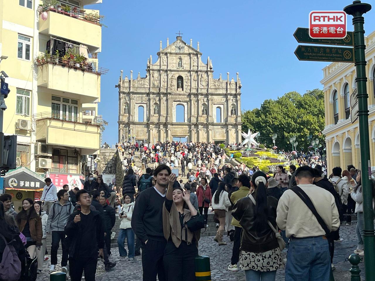 澳門出入境總量在2026年首日刷新單日紀錄。（鄭月明攝）